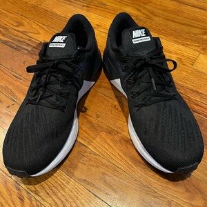 Nike Air Zoom Structure 22 'Black'
AA1636-002